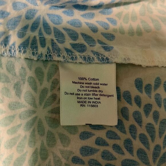 Gown   - Picture 6 of 6